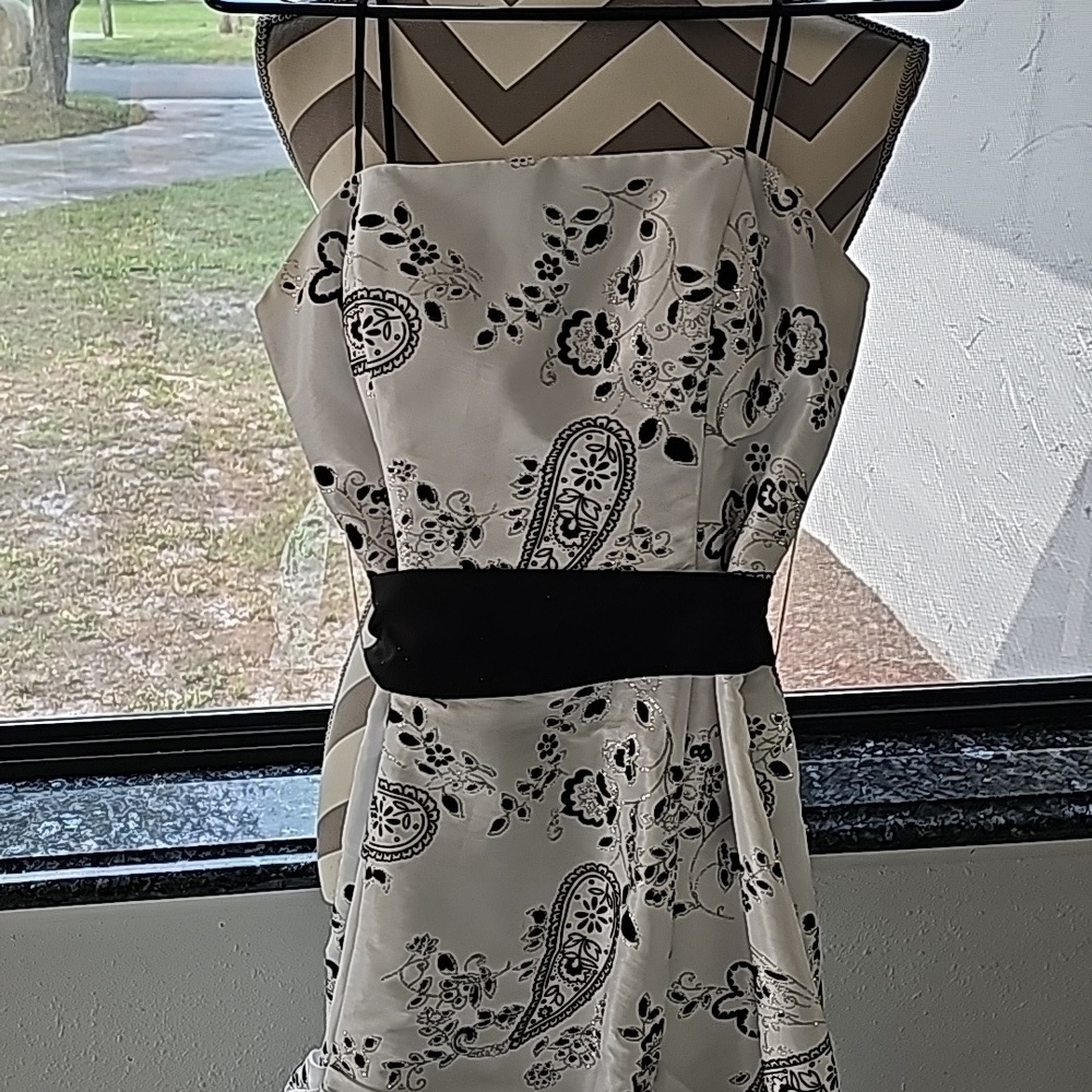 Morgan & Co formal/prom dress size 5/6 - Picture 2 of 7